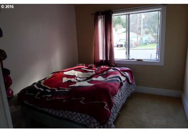 2049 Alder Avenue Reedsport, OR 97467 - Photo 12 of 15 Gallery Image 12