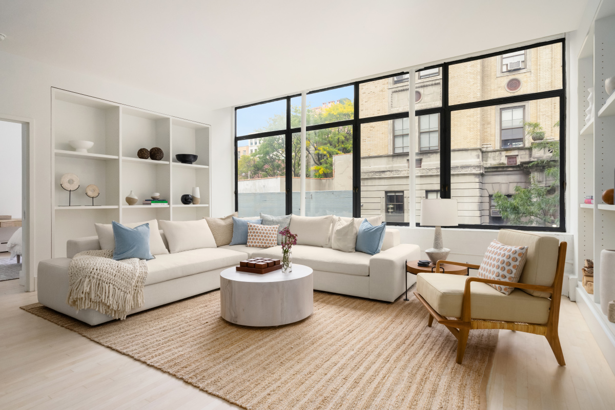 134 Charles Street, Unit The Flat Manhattan, NY 10014 - Photo 6 of 10