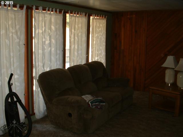 1546 Clarks Branch Road Myrtle Creek, OR 97457 - Photo 11 of 14 Gallery Image 11