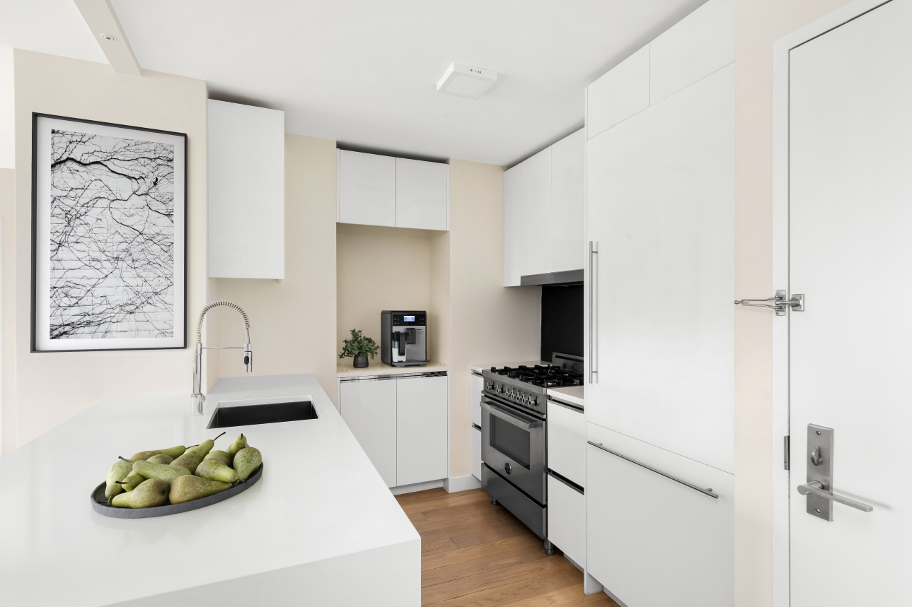 301 West 53rd Street, Unit 16E Manhattan, NY 10019 - Photo 2 of 12