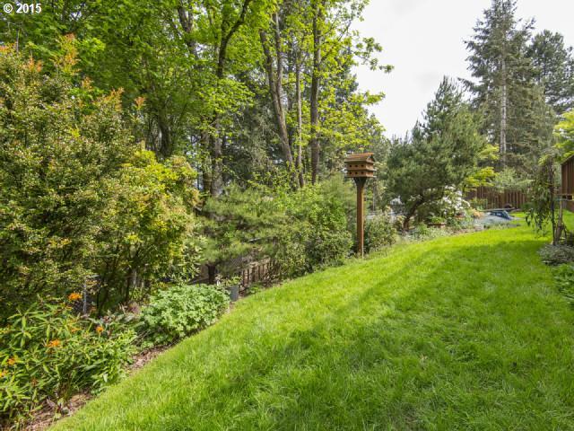 7310 Southwest 187th Place Aloha, OR 97007 - Photo 14 of 16 Gallery Image 14