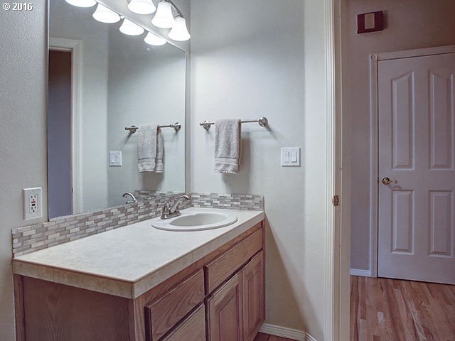 9974 Southwest Steeplechase Circle Beaverton, OR 97008 - Photo 24 of 27 Gallery Image 24