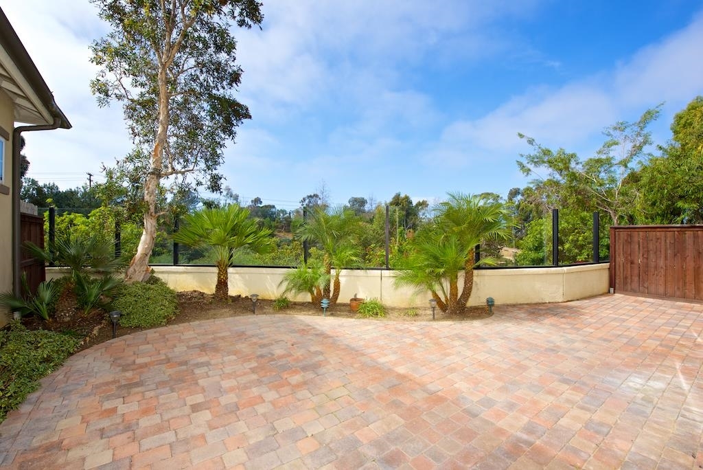 572 Beach Encinitas Ca Encinitas, CA 92024 - Photo 11 of 20 Gallery Image 11