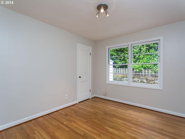 601 Southwest Chestnut Street Portland, OR 97219 - Photo 3 of 16 Gallery Image 3