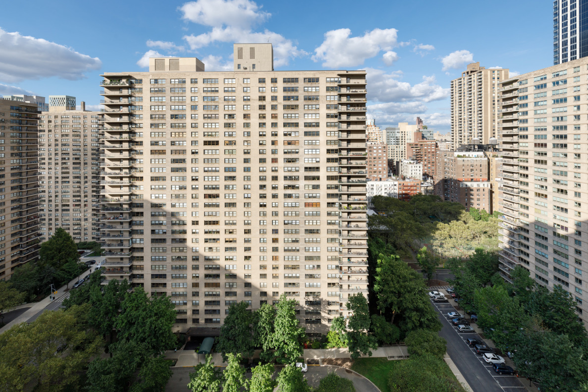 Lincoln Towers 150 West End Ave, Manhattan, NY 10023 - Photo 10 of 13