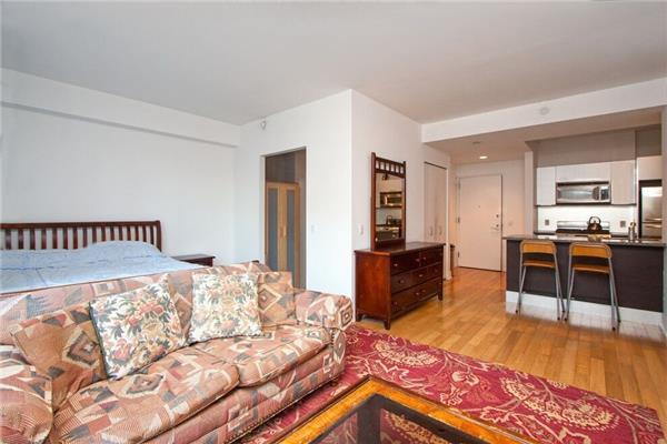 350 West 42nd Street, Unit 19H Manhattan, NY 10036 - Photo 4 of 7