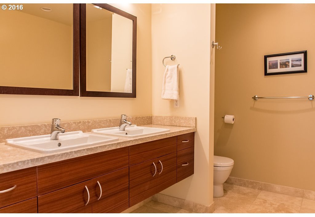 1674 Northwest Riverscape Street Portland, OR 97209 - Photo 9 of 20 Gallery Image 9