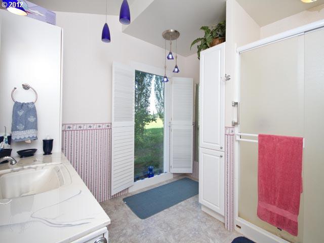 46472 Northwest Hillside Road Forest Grove, OR 97116 - Photo 7 of 16 Gallery Image 7