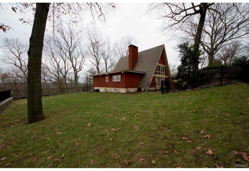 63 Overlook Road North White Plains, NY 10603 - Photo 5 of 26