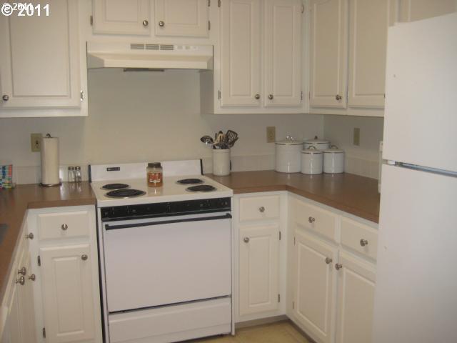 17564 Northwest Springville Road, Unit H9 Portland, OR 97229 - Photo 2 of 14 Gallery Image 2
