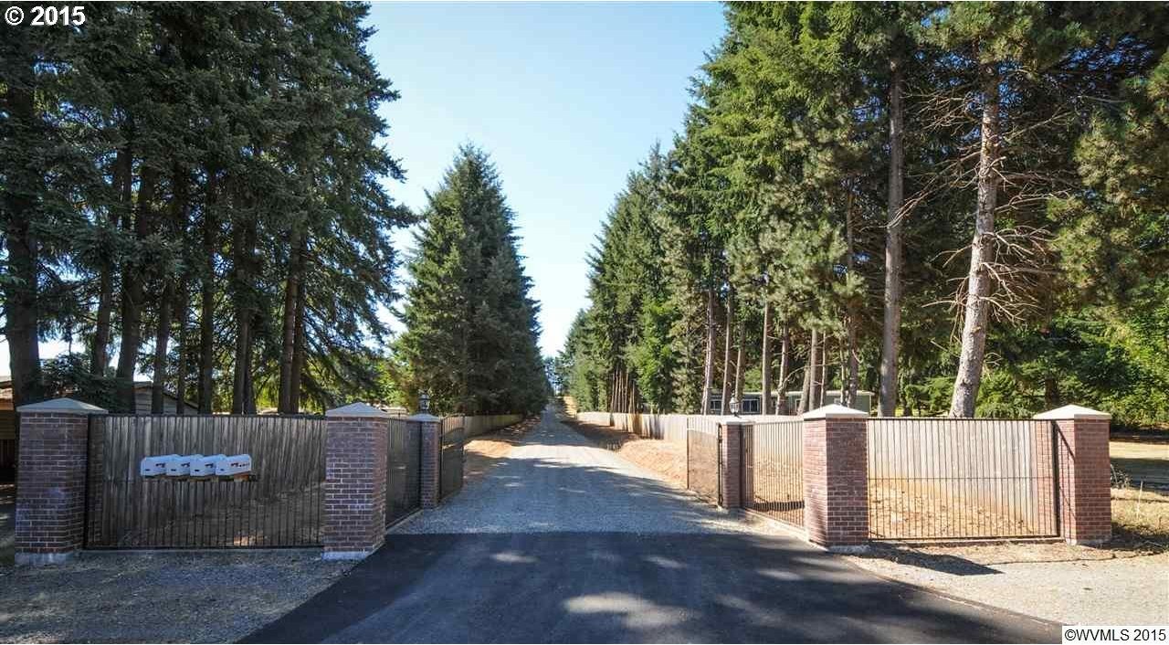 7595 Hylo Road Southeast Salem, OR 97306 - Photo 2 of 18 Gallery Image 2