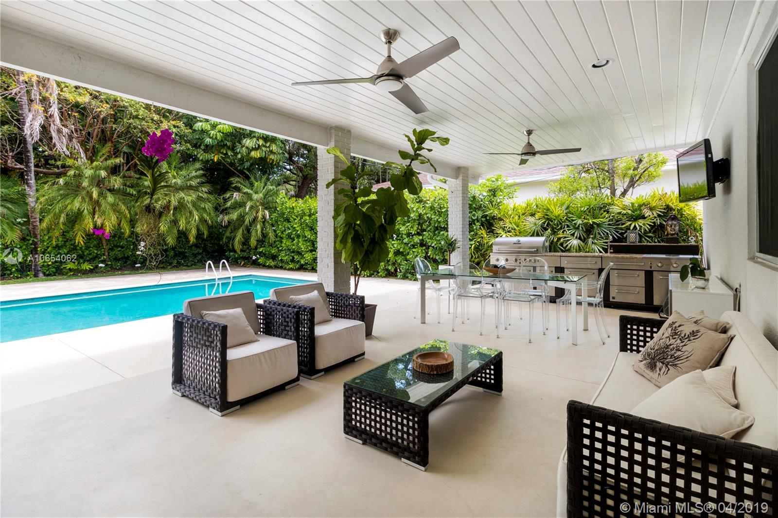 9 Pinta Road Miami, FL 33133 - Photo 3 of 22