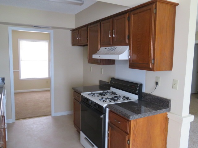 6770 Starkenburg Lane Memphis, TN 38115 - Photo 7 of 13