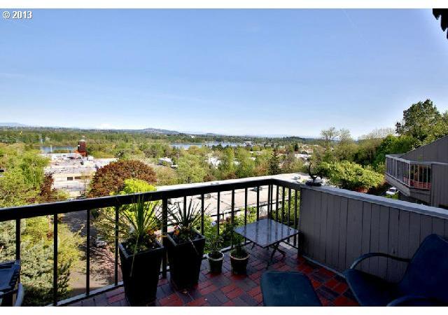 5407 Southwest View Point Terrace Portland, OR 97239 - Photo 12 of 16