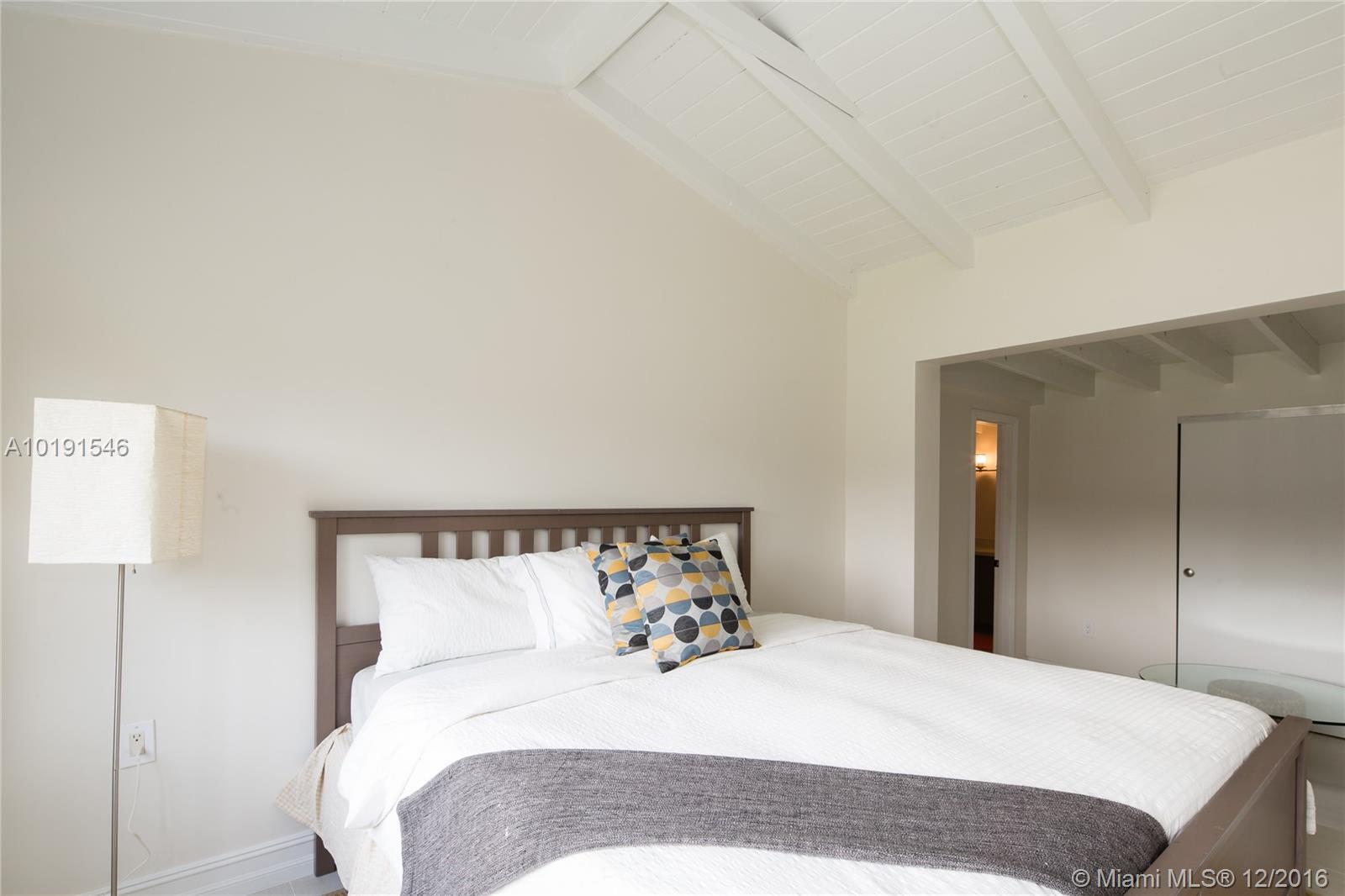 155 Northwest 86th Street El Portal, FL 33150 - Photo 5 of 14