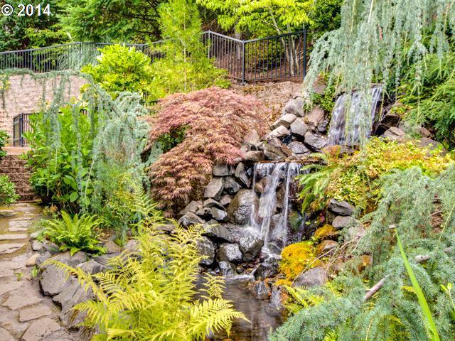 3447 Southwest Doschview Court Portland, OR 97239 - Photo 14 of 16