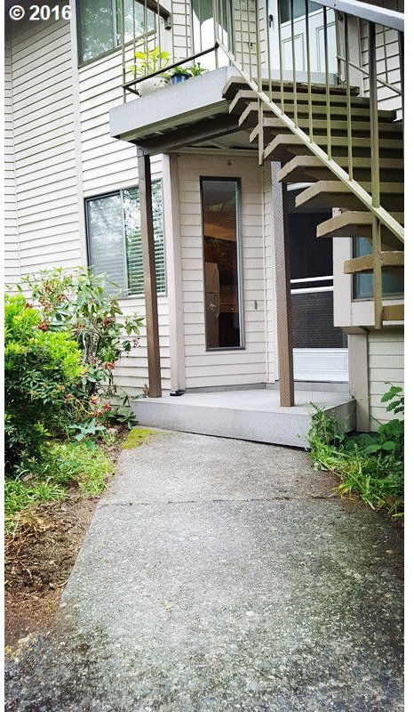 5123 Southwest Oleson Road Portland, OR 97225 - Photo 2 of 28 Gallery Image 2
