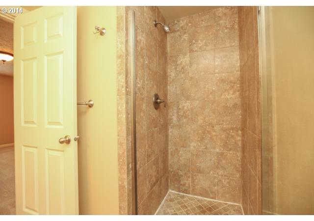 12960 Southwest Hanson Road Beaverton, OR 97008 - Photo 9 of 15 Gallery Image 9