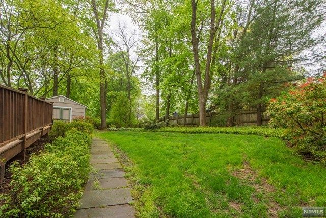11 Watchtower Road Denville, NJ 07834 - Photo 2 of 25