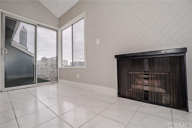 $350,000 | 955 East 3rd Street, Unit 405, Long Beach, CA 90802