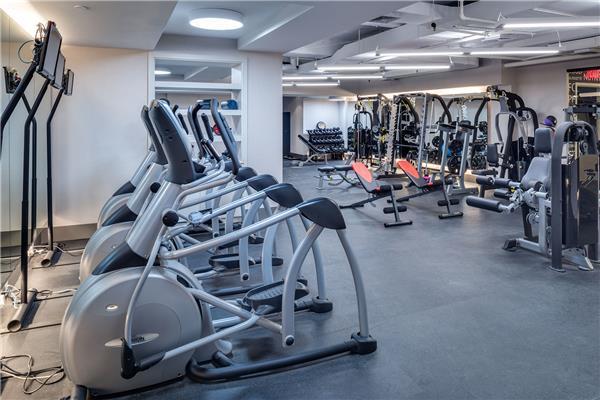 416 West 52nd Street, Unit 315 Manhattan, NY 10019 - Photo 13 of 16