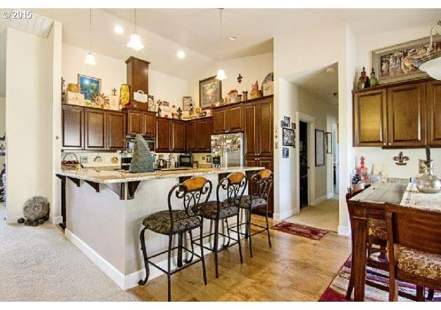 3713 Colonial Road Roseburg, OR 97471 - Photo 7 of 15 Gallery Image 7