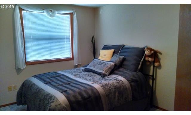 8445 Hazelgreen Road Northeast Silverton, OR 97381 - Photo 15 of 16 Gallery Image 15