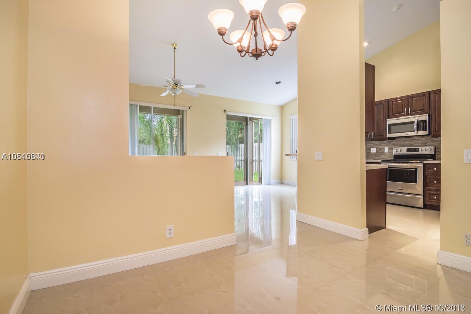 805 Falling Water Road Weston, FL 33326 - Photo 4 of 22 Gallery Image 4