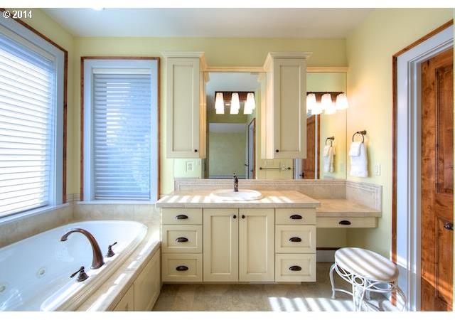 925 Butte Hill Road Woodland, WA 98674 - Photo 9 of 16 Gallery Image 9
