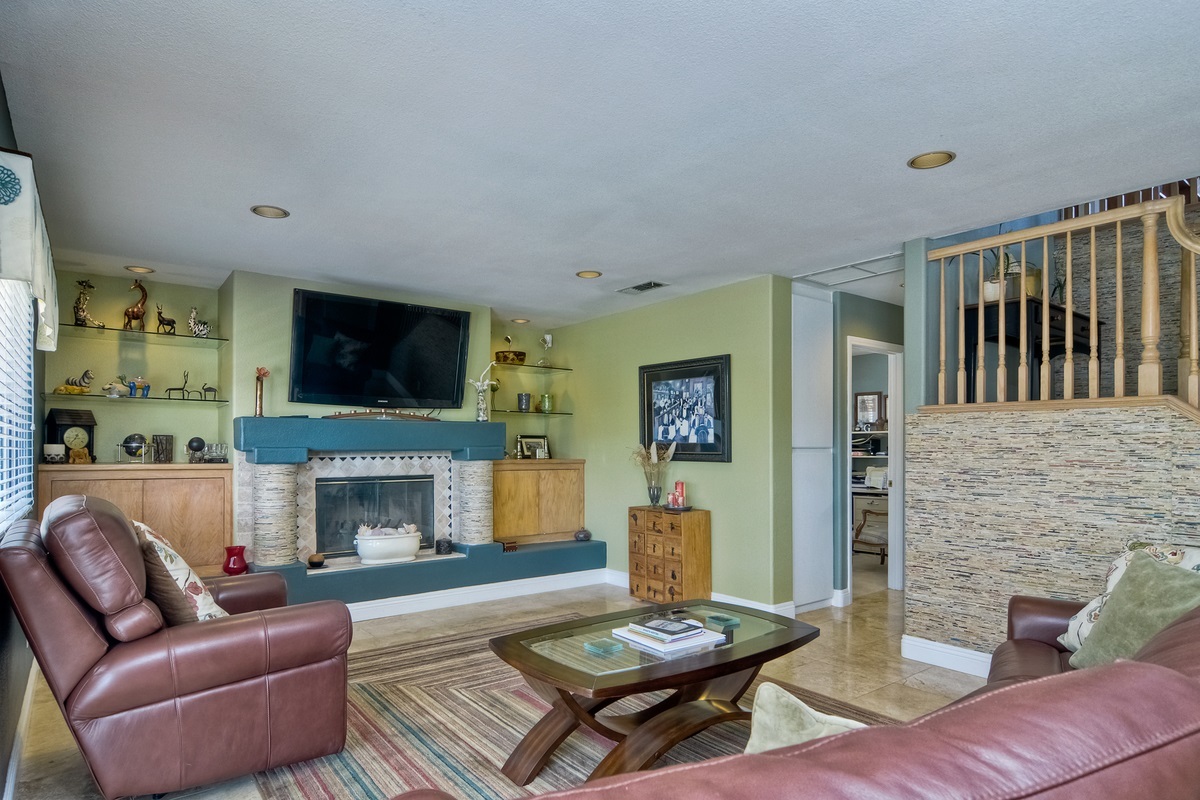 2017 Valley Road Oceanside, CA 92056 - Photo 15 of 25 Gallery Image 15