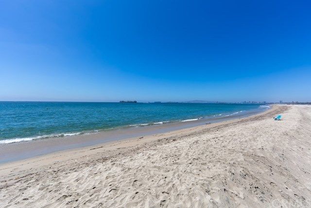 $700,000 | 80 62nd Place, Unit 2A, Long Beach, CA 90803