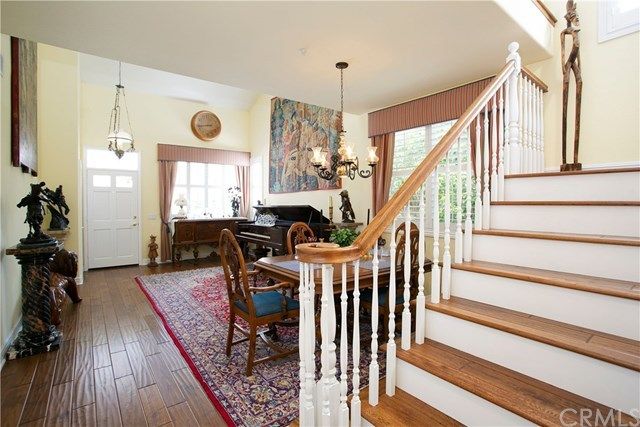 $990,000 | 285 Mesa Drive, Costa Mesa, CA 92627