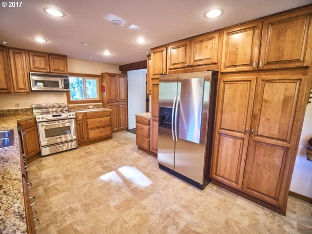 53710 Northwest Scofield Road Buxton, OR 97109 - Photo 8 of 32 Gallery Image 8