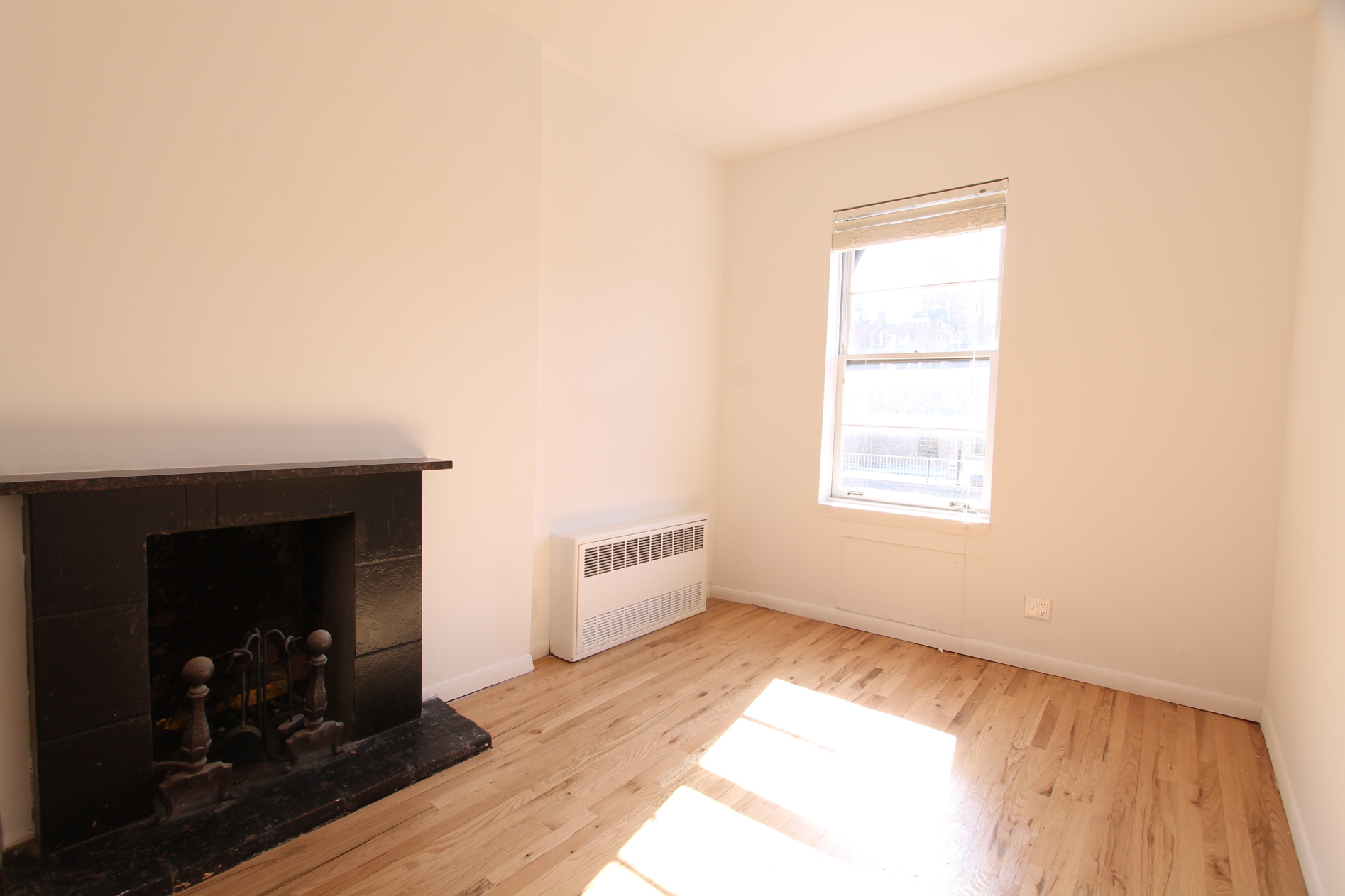 113 West 82nd Street, Unit 4F Manhattan, NY 10024 - Photo 1 of 4