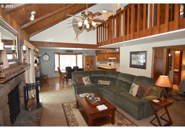 11 Pine Ridge Lane Sunriver, OR 97707 - Photo 4 of 25