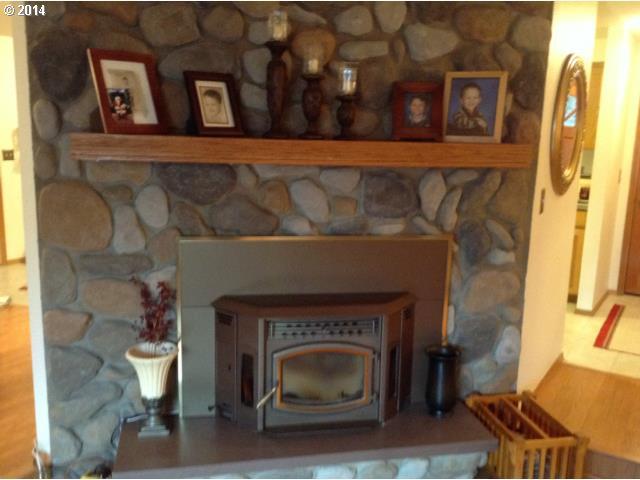 5030 Southeast Chase Road Gresham, OR 97080 - Photo 7 of 16 Gallery Image 7