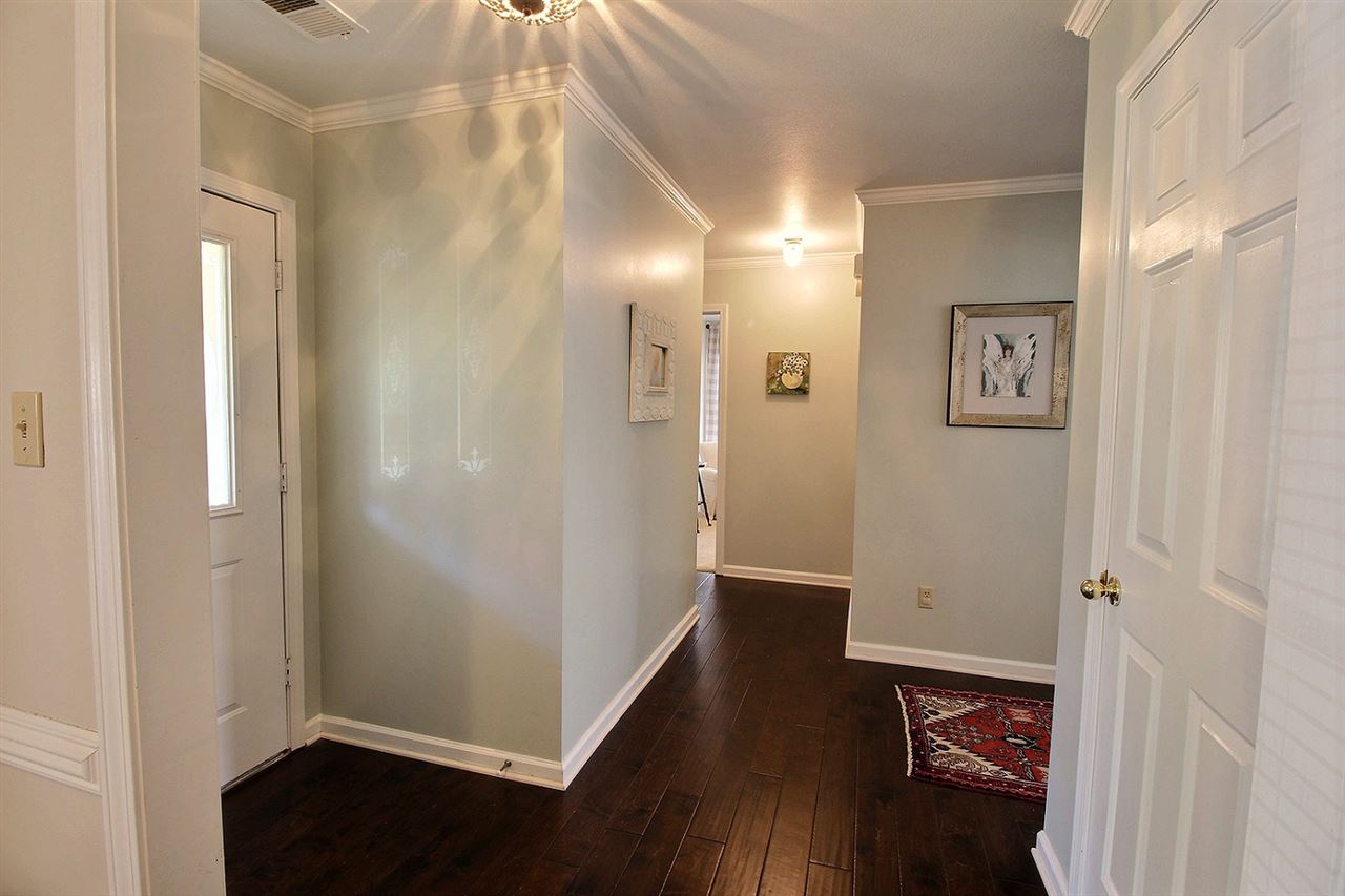 876 Rhett Butler Drive Collierville, TN 38017 - Photo 9 of 22 Gallery Image 9