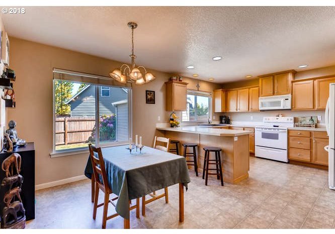 4398 5th Street Hubbard, OR 97032 - Photo 8 of 28 Gallery Image 8