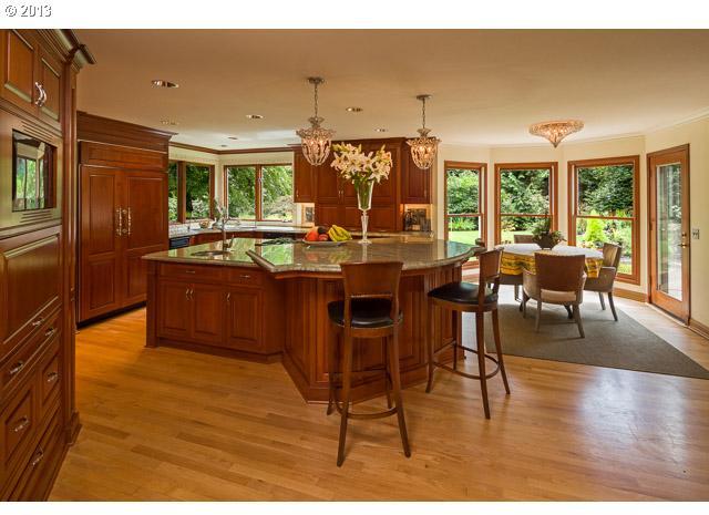 1328 Southwest Palatine Hill Road Portland, OR 97219 - Photo 8 of 16 Gallery Image 8