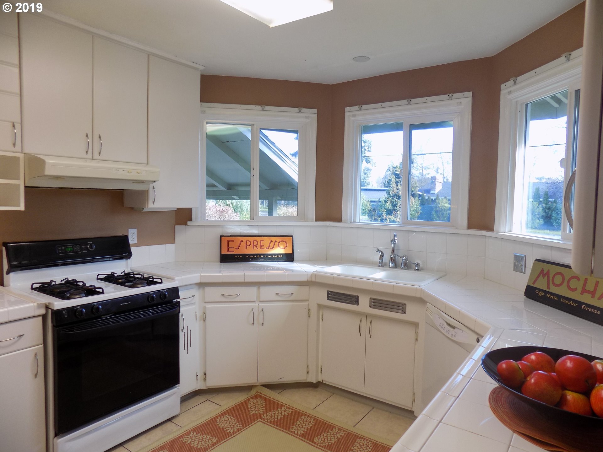 2120 Gilham Road Eugene, OR 97401 - Photo 11 of 31 Gallery Image 11