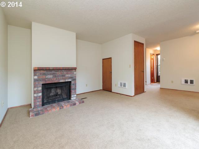 427 Southwest 121st Place Portland, OR 97225 - Photo 2 of 12 Gallery Image 2