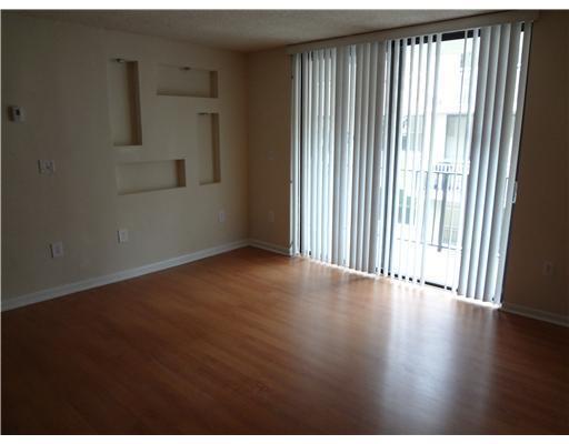 1673 Bay Road, Unit 406 Miami Beach, FL 33139 - Photo 2 of 8 Gallery Image 2