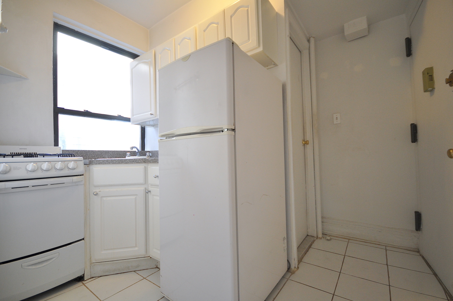 218 Thompson Street, Unit 24 Manhattan, NY 10012 - Photo 5 of 6