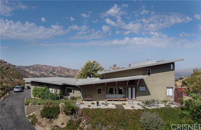 7300 Santa Susana Pass Road Simi Valley, CA 93063 - Photo 6 of 28 Front yard