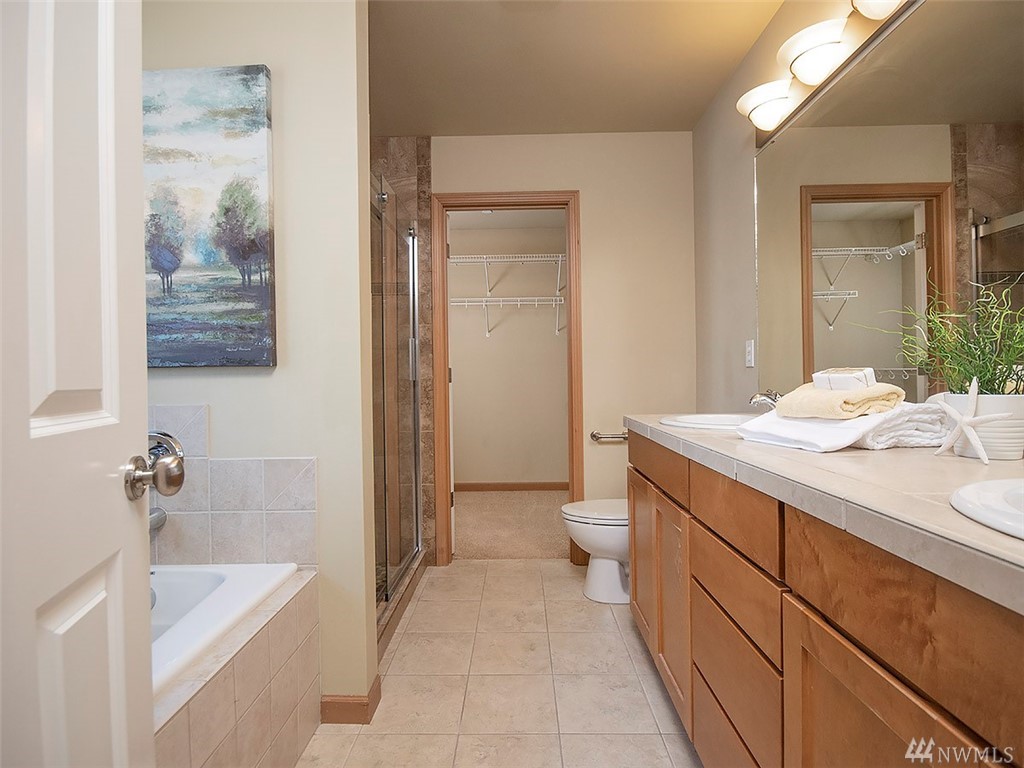 8323 227th Street Southwest Edmonds, WA 98026 - Photo 13 of 19 Gallery Image 13