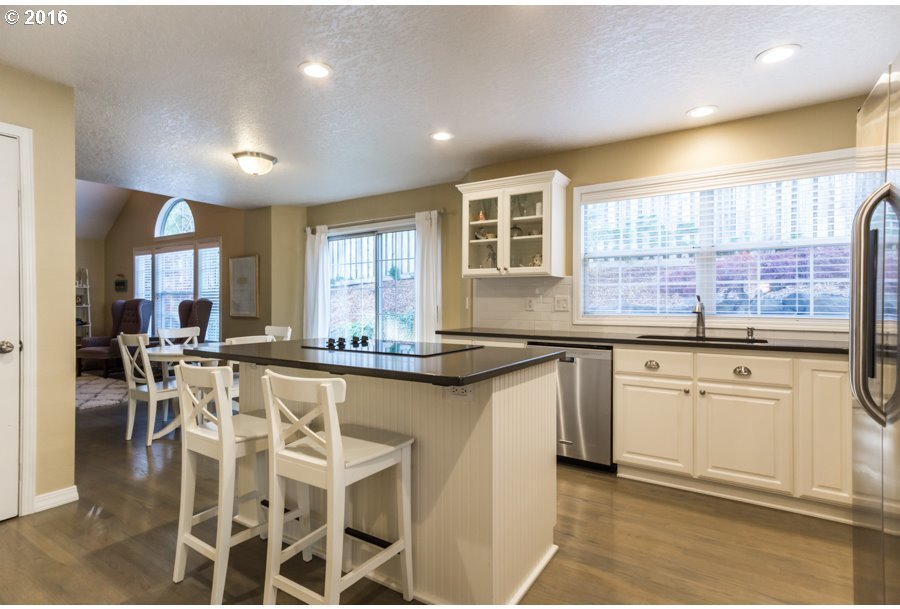 11035 Southwest Chickadee Terrace Beaverton, OR 97007 - Photo 2 of 17 Gallery Image 2