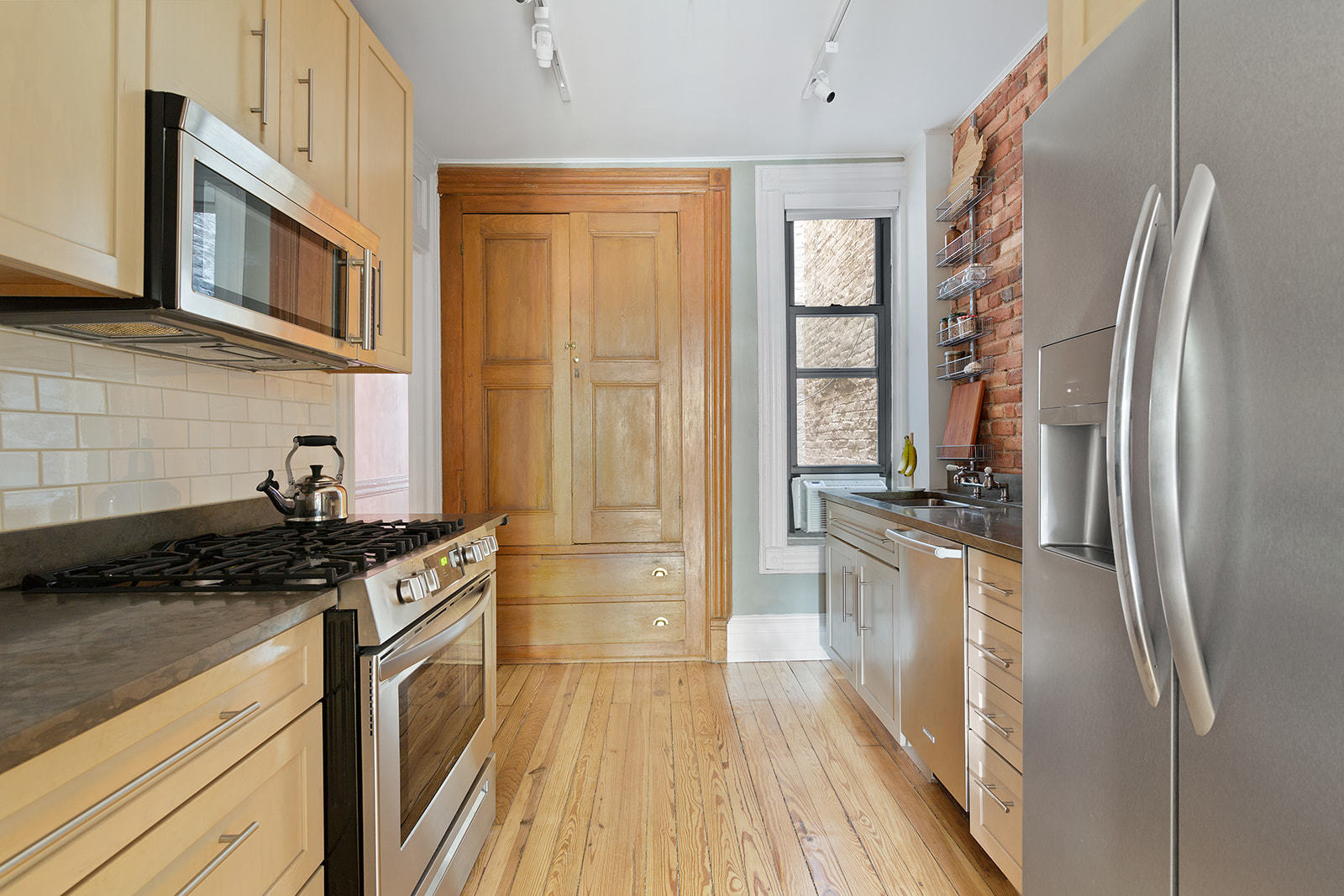 1213 8th Avenue, Unit 3 Brooklyn, NY 11215 - Photo 3 of 11