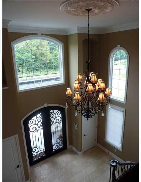 103 Brookside Lane Coraopolis, PA 15108 - Photo 3 of 25