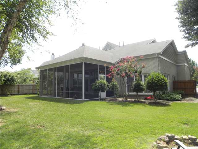 1434 John Ridge Drive Collierville, TN 38017 - Photo 16 of 25 Great private backyard!