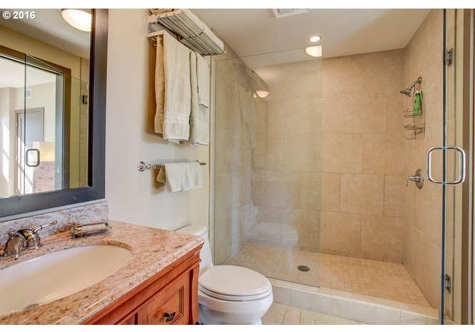 2430 Northwest Westover Road, Unit 102 Portland, OR 97210 - Photo 10 of 20 Gallery Image 10